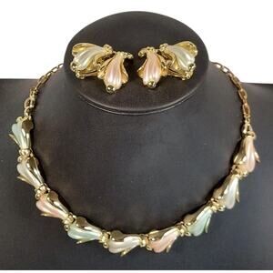 Pastel Pink & Seafoam Green Necklace & Clip Earrings Set Molded Plastic Lucite